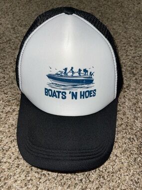 Boats 'N Hoes Graphic Trucker Hat - White & Black